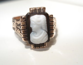 Victorian 10Kt Rose Gold Black and White Cameo Ring size 6.25