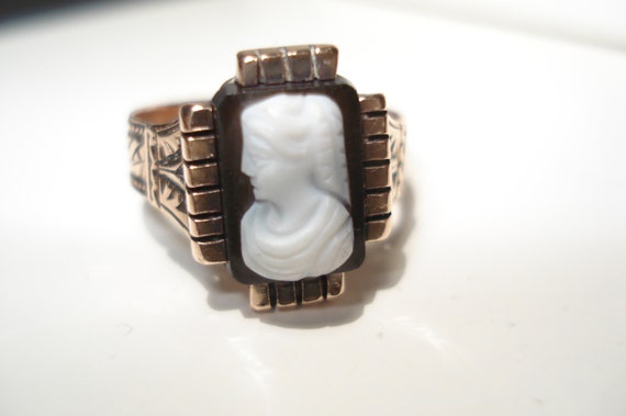 Victorian 10Kt Rose Gold Black and White Cameo Ri… - image 1