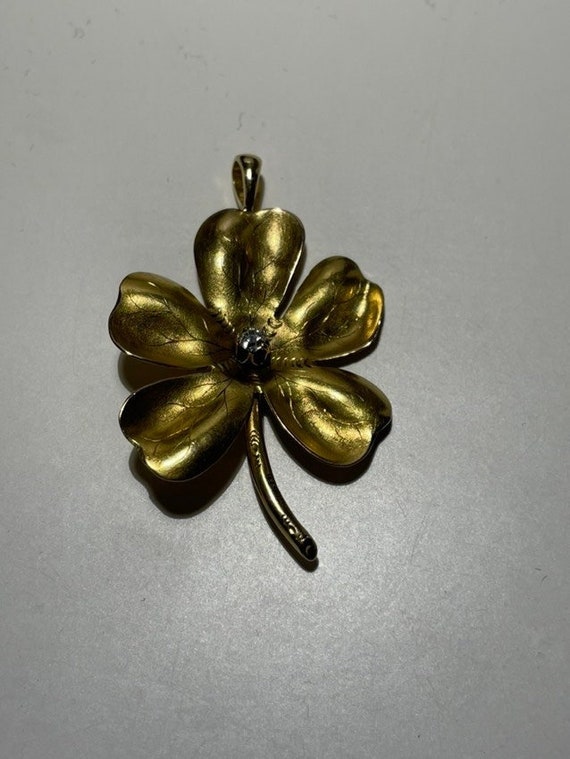 18Kt Antique  Diamond Flower Pendant