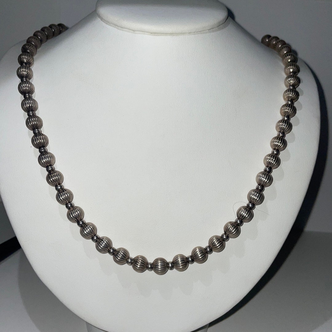 【DISCERNMENT】Surgical ball Beads necklace (handmade) Alternating 6mm/12mm Silver Bead Necklace, 6mm and 12mm
