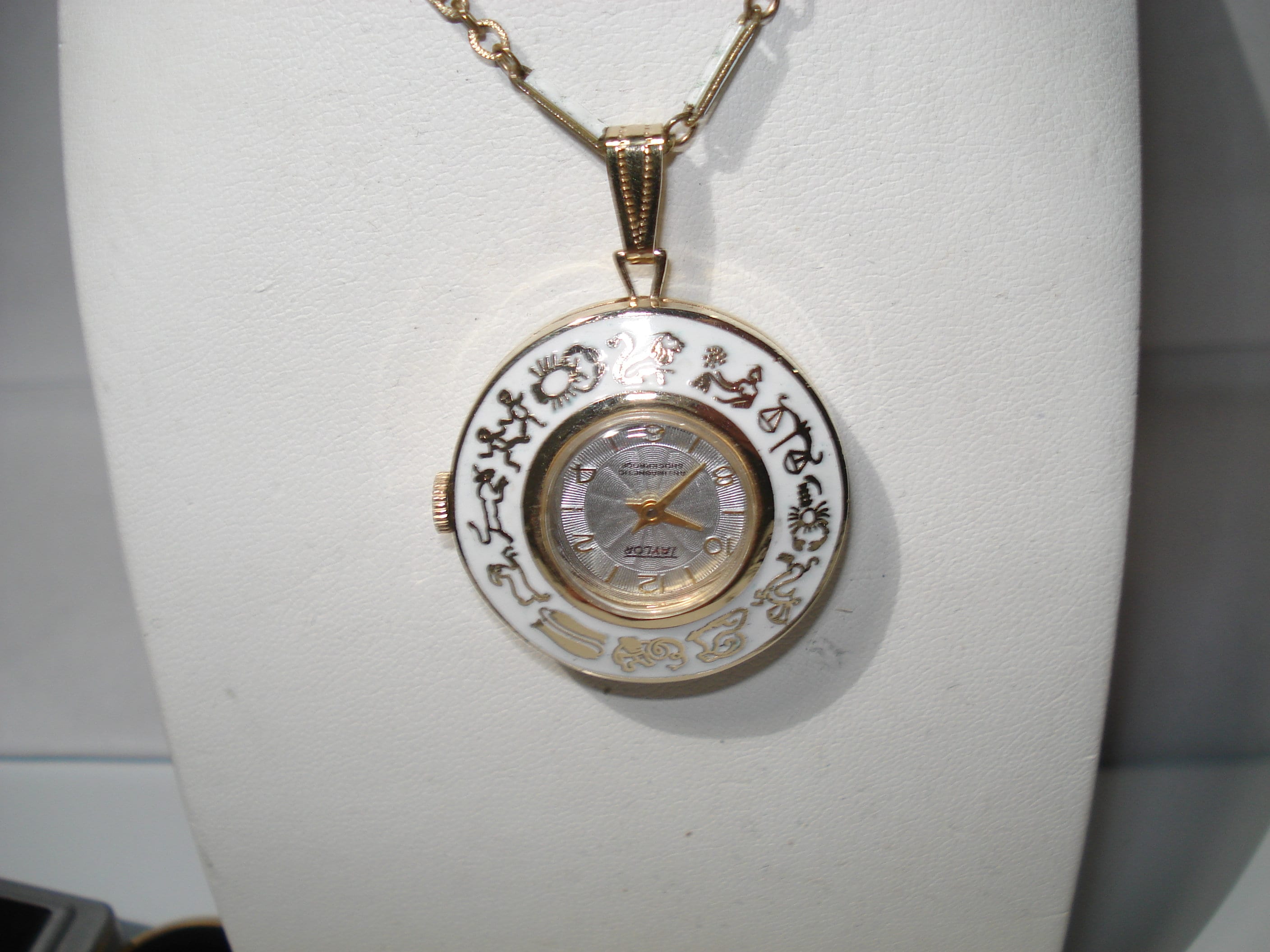 Zodiac Astrology Signs White Enamel Vintage Ladies Taylor  display picture 2