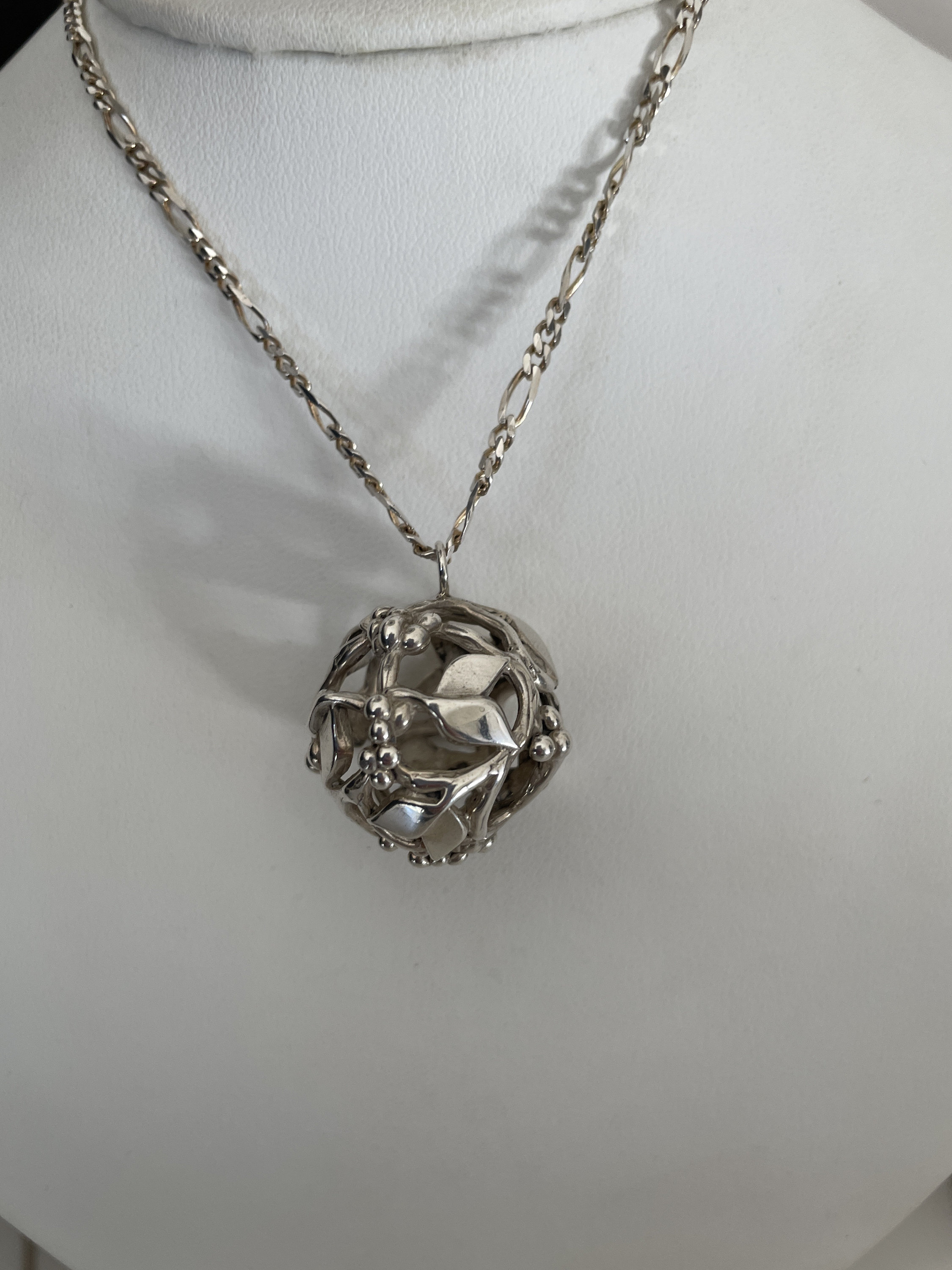 Sterling Silver Vintage Holly Ivy Ball Pendant Necklace - Etsy