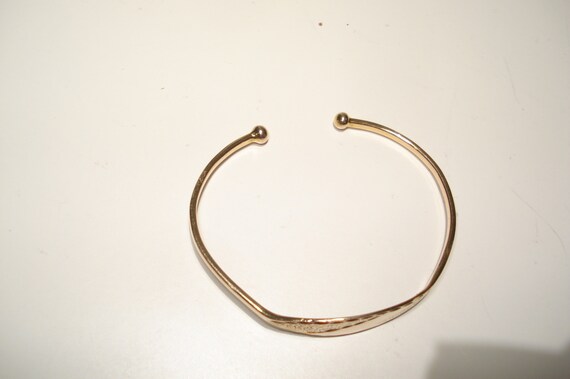 Victorian 12Kt Gold Fancy Etched Child's Cuff Bra… - image 7