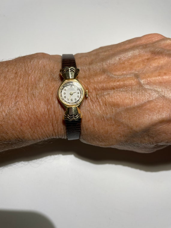 14 Kt Gold Ladies Geneva Hand Winding Wristwatch