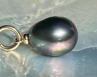 Midnight Dew Drop Pendant