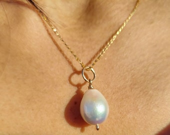 Jasmine Dew Drop Pendant with Chain
