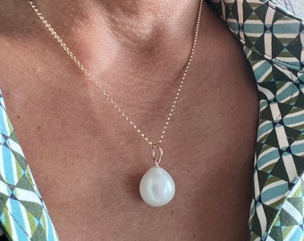 Jasmine Dew Drop Pendant with Chain