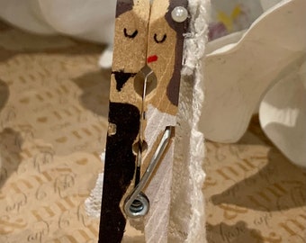 Bride & Groom Hand Painted Wedding Pegs,  Place Setting, Wedding Decor, Wedding Favours, Anniversary