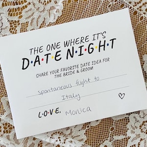 Carte de suggestion de rendez-vous amoureux sur le thème d'une série télévisée d'amis pour un mariage ou une douche nuptiale