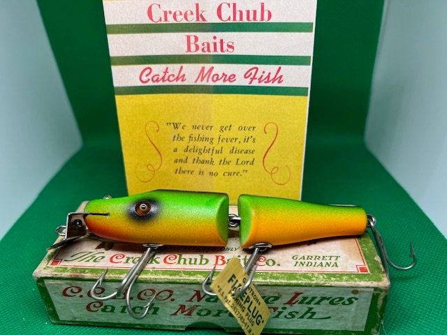 Vintage Creek Chub Jointed Pikie Lure in Fire Plug Color. Wood, GE