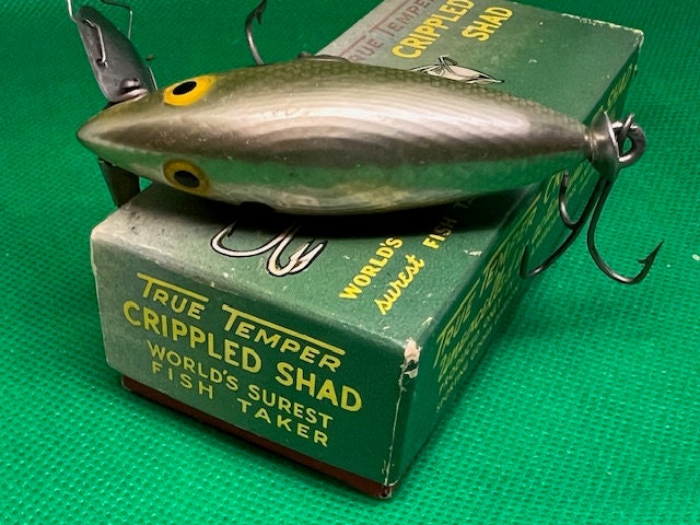 A Lot of Two True Temper Boxed Lures: Crippled Shad and Speed Shad. Wood  Lures. -  Ireland