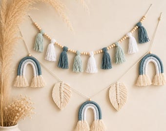 Macramé regenboogslinger | Boho babykamerdecoratie | Muurdecoratie babykamer | Regenboog en bladeren | Kraamcadeau