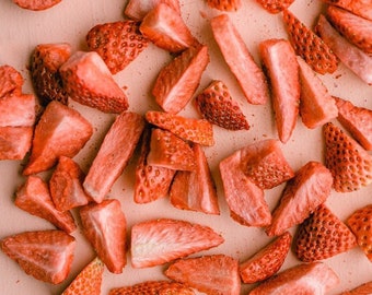Freeze Dried Strawberries | 100% Natural & Edible | 200 Slices | For Baking, Garnishing, Cakes, Desserts, Cocktails | Dry Strawberry Pieces | 60Grams, 2.11 Oz | Drink Botanicals Ireland | PET Jar - View #2