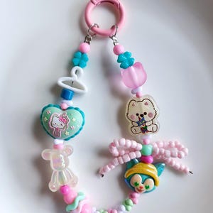 Pastel Character and Bow Charm Phone Strap, Kawaii Gift for Teens, Coquette Aesthetic (Beaded Lanyard)