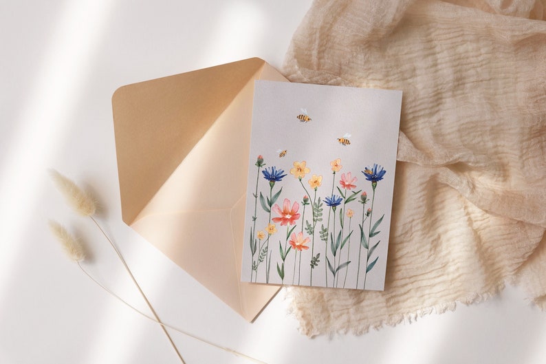 2,00 EUR Postkarte Wildblumen A6, Grußkarte in Aquarell-Optik / Blumen / Bienen / Wiese / Natur / Frühling / Hummeln / Ohne Umschlag Bild 1