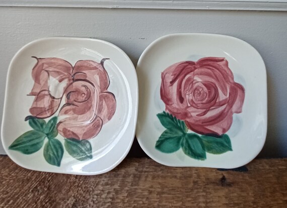 DingJingleBells ローズアールグレイ トースト Vintage Red Wing Pottery Lexington Rose Small Salad, Bread Dishes