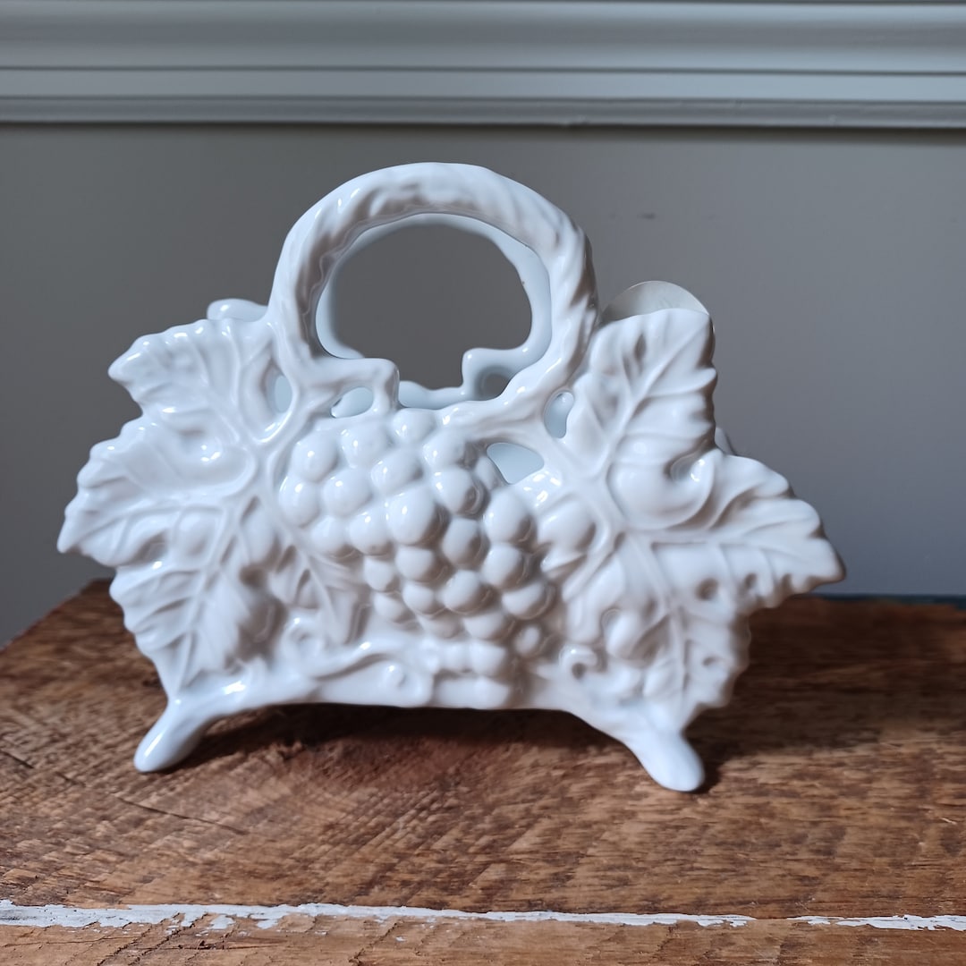 Godinger Grapevine Design White Porcelain Napkin Holder Mail