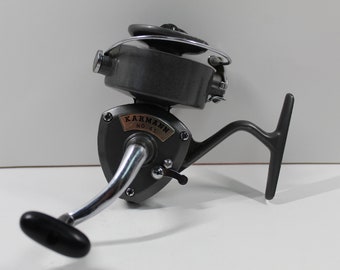 Bronson Green Hornet No. 2200 Baitcasting Fishing Reel/s W Pistol