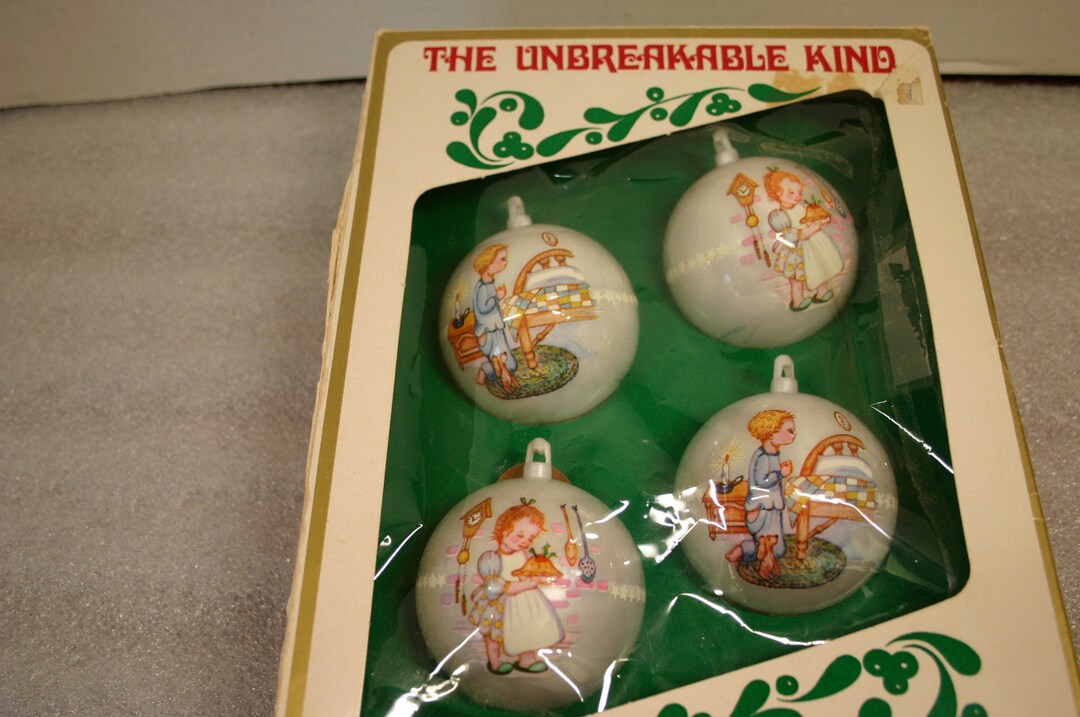 Vintage 1975 Bradford Novelty Plastic Ornaments / Unbreakable White