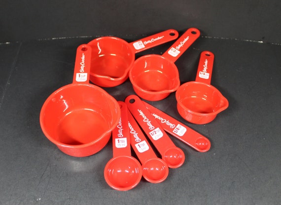 Vintage Betty Crocker Red Plastic Measuring Cups and Spoons Set of 8 /  Kitchen Baking, Cooking, Gadgets, Tools 
