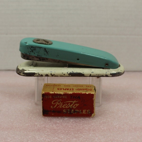 Presto Stapler With Staples ~ Vintage / Vintage Office Decor / Office Supply