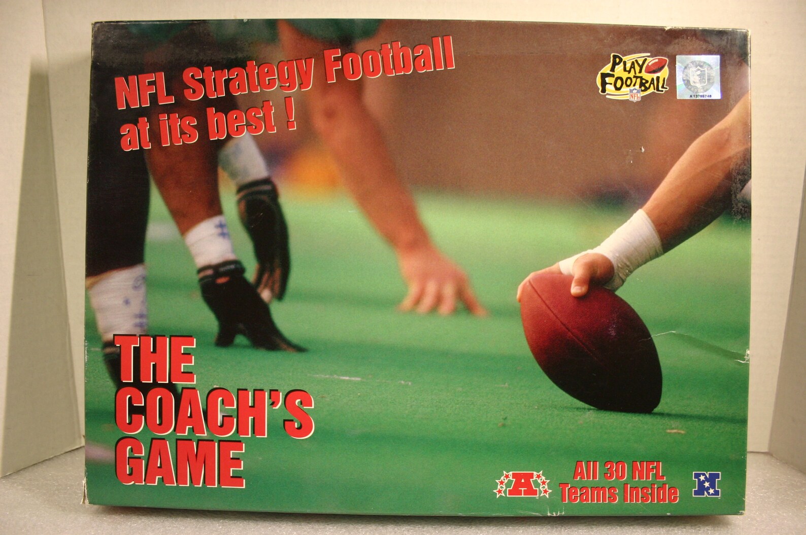 The Coach's Game NFL Strategy Football Family Board Game Vintage 1996