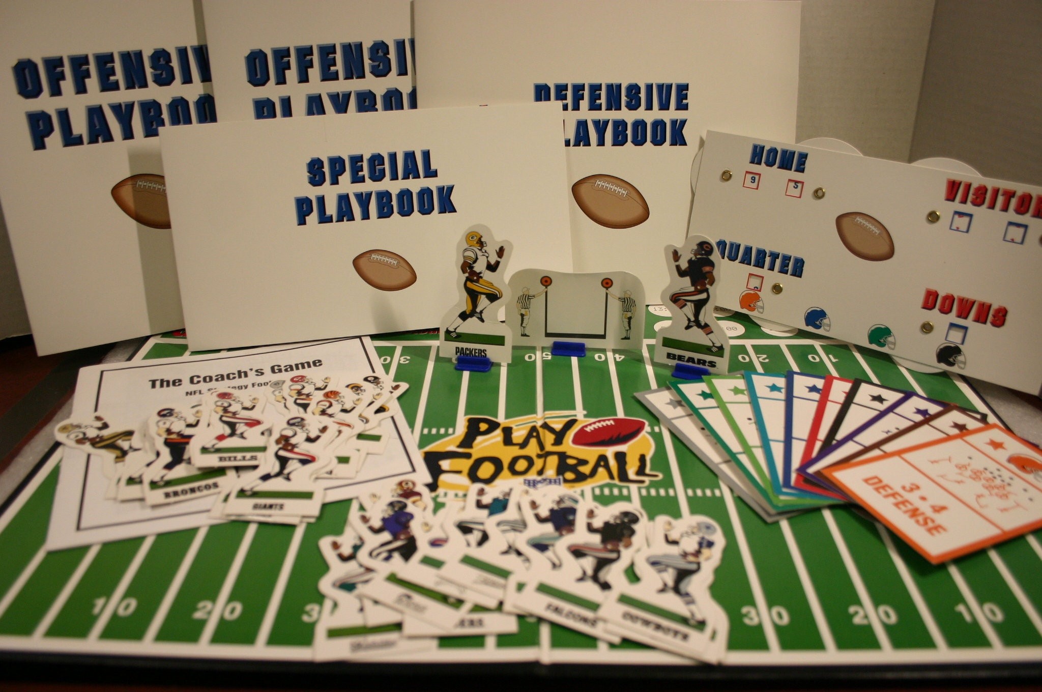 The Coach's Game NFL Strategy Football Family Board Game Vintage 1996