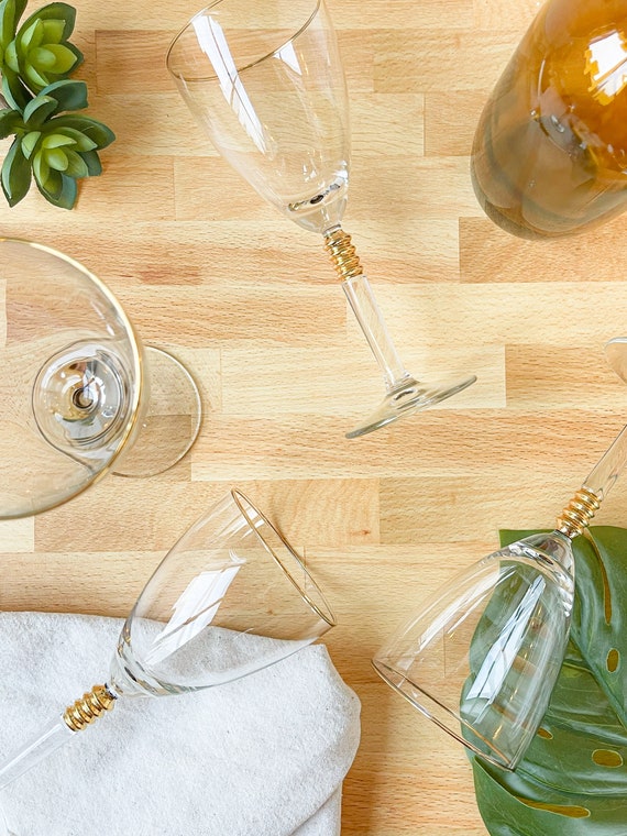 Set of 4 Vintage Wine Glasses With Textured Gold Banded Stem 
