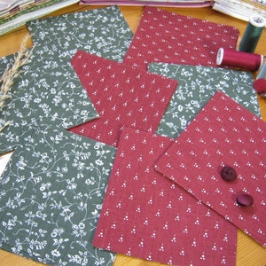 LAURA ASHLEY Vintage 70s/80s Print 40 x Fabric Patchwork Pieces, Dark Green, Burgundy, White, Crafts Sewing Patchwork