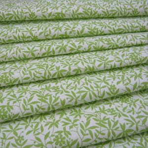 LAURA ASHLEY Vintage 1977 &quot;Cleavers&quot; Country Furnishing Cotton Fabric, 1,72m x 118cm