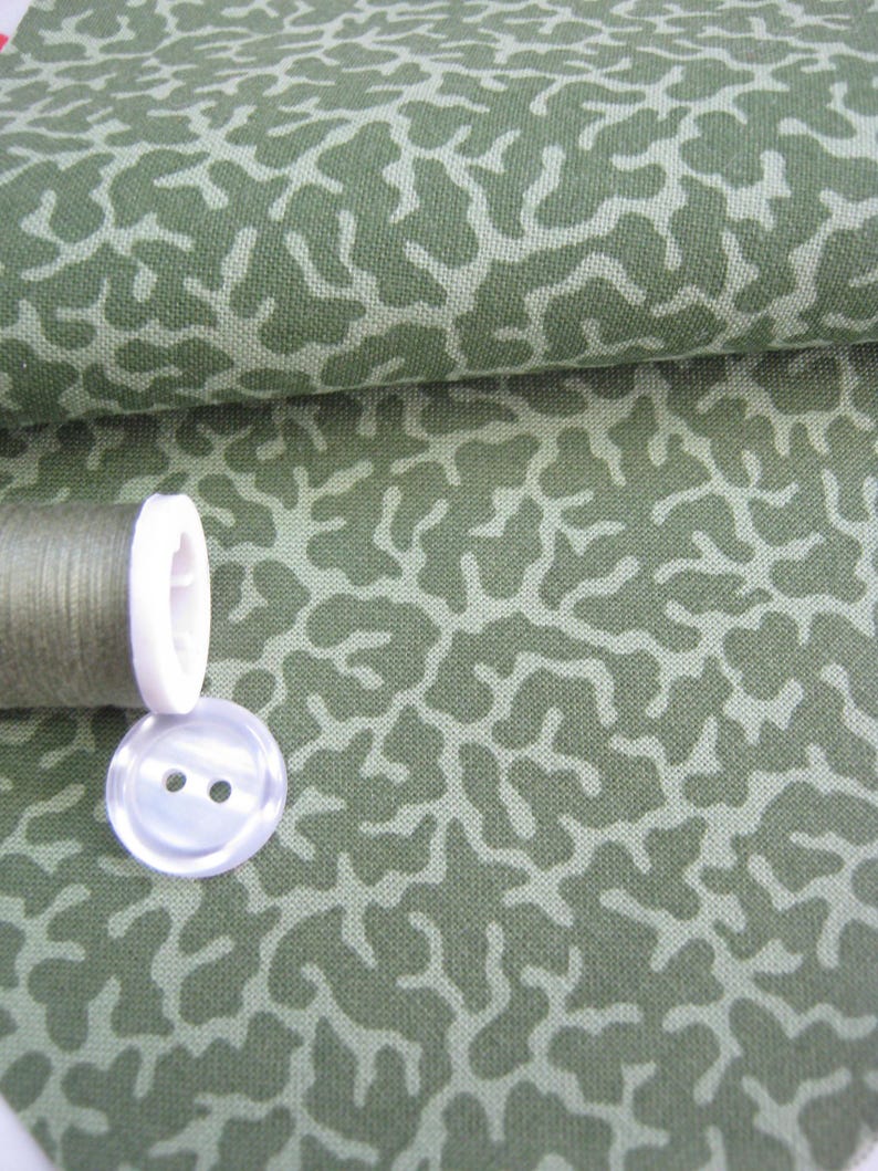 LAURA ASHLEY Vintage 70s/80s Print, 44 x Fabric Patchwork Pieces, Rose/Cherry/Moss/White, Crafts Sewing Patchwork image 10