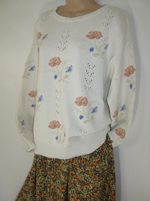 LAURA ASHLEY Vintage Cream Floral Chevron Lace Kn… - image 7