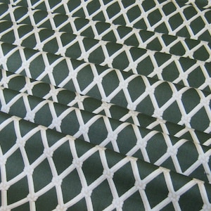 LAURA ASHLEY Vintage 1980 Trellis Style P756 Country Furnishing Cotton Drape Fabric, 1,75m x 1,18m - Discontinued