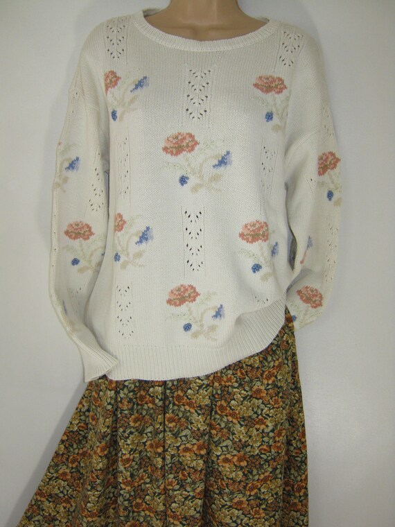 LAURA ASHLEY Vintage Cream Floral Chevron Lace Kn… - image 8