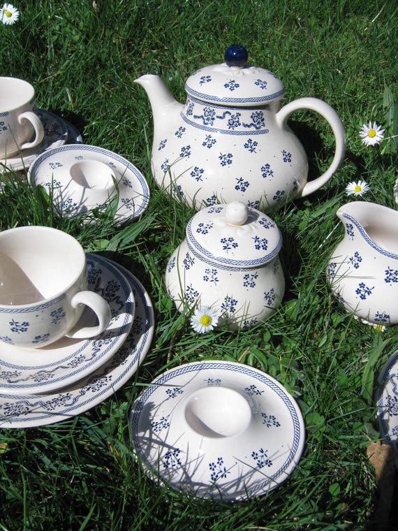 LAURA ASHLEY Vintage 