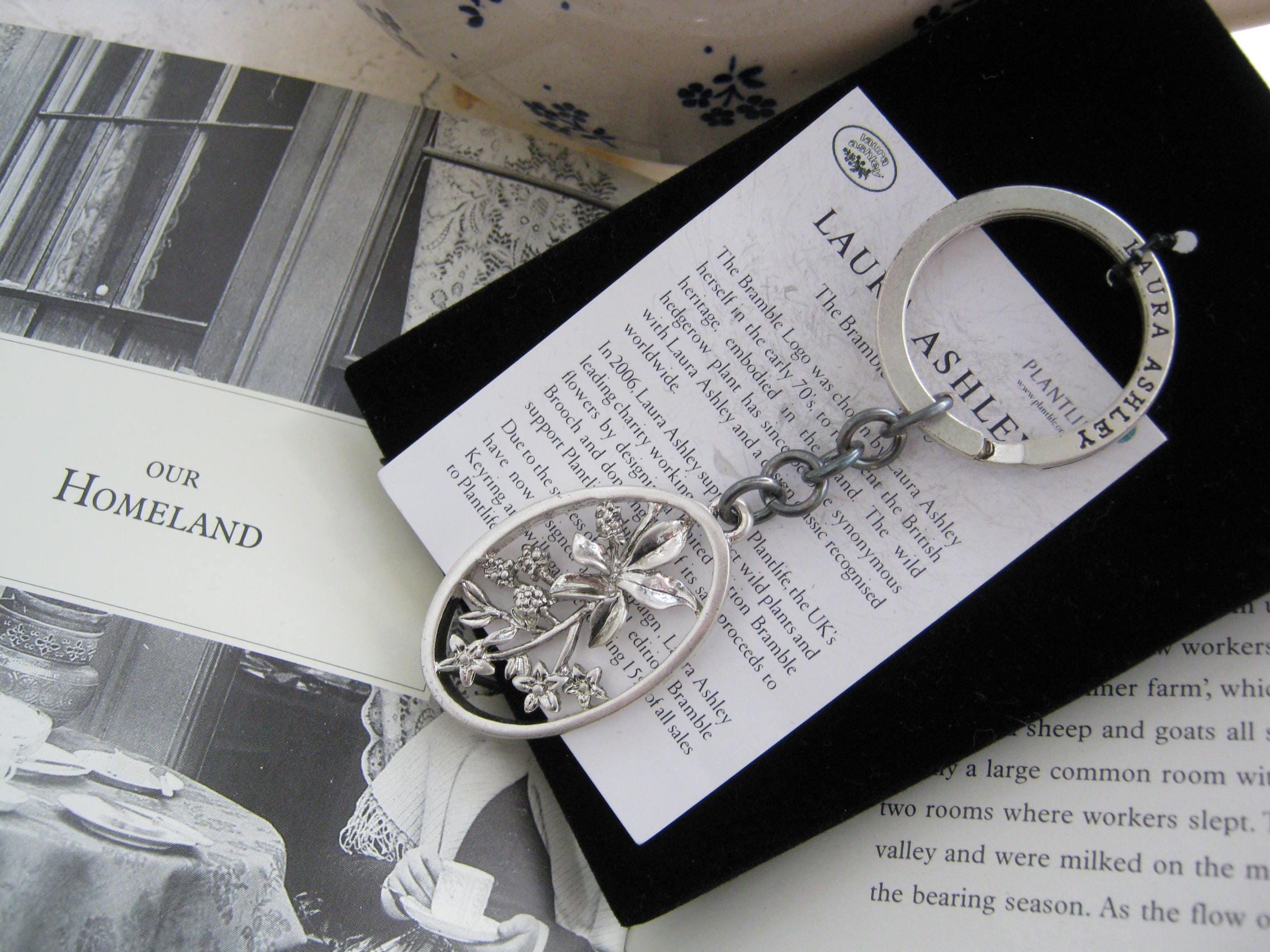 ローラ アシュレイ 限定版 ブランブル キーリング オリジナルボックス