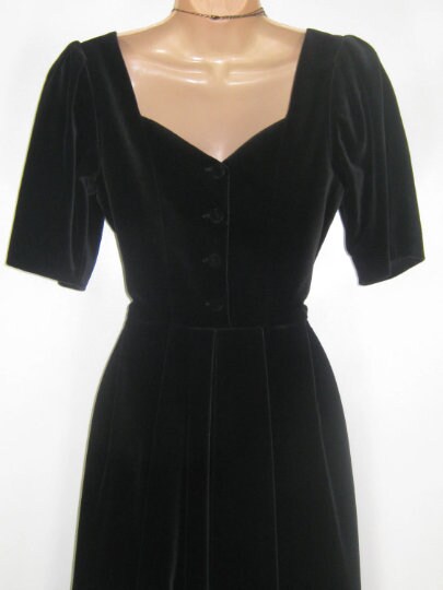 専用ローラアシュレイブラックベルベットナイトドレス ローラ アシュレイ ヴィンテージ ゴシック チューダースタイル