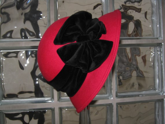 LAURA ASHLEY Vintage Art Deco Style Raspberry Red Velvet Bow  display picture 2