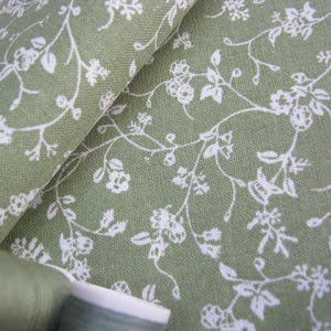 LAURA ASHLEY Vintage 70s/80s Print, 44 x Fabric Patchwork Pieces, Rose/Cherry/Moss/White, Crafts Sewing Patchwork image 11