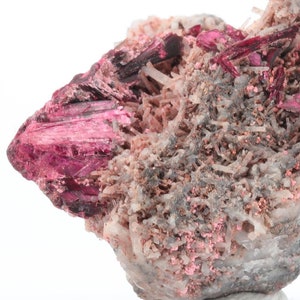 Erythrite on Quartz Matrix – Bou Azzer, Morocco – 73g