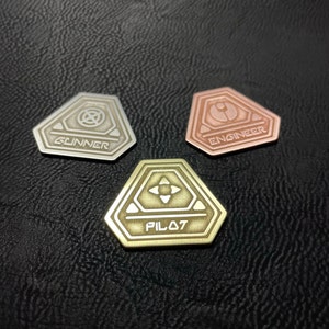 Gold Silver & Copper Smuggler&#39;s Run Real Solid Prop Replica Tokens Keychains Lanyard Trading Pins Star Wars Galaxy’s Edge Sabacc Credits