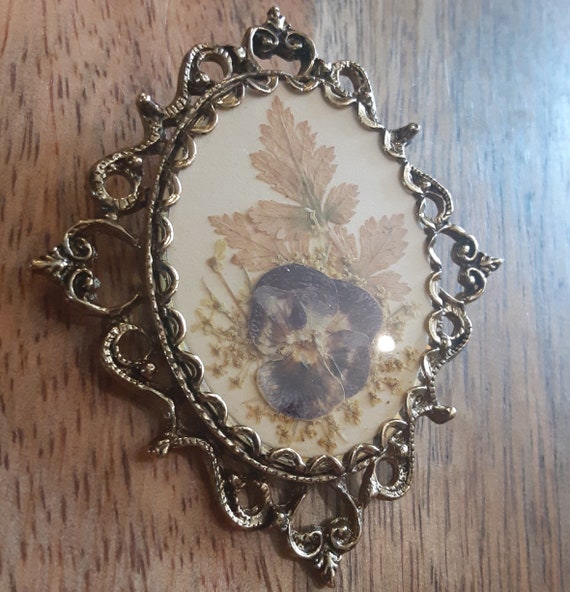 UNIQUE/ VINTAGE- Pressed Flower Brooch/ Pendant- P