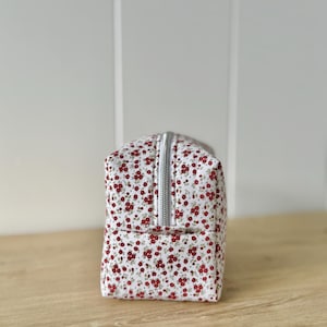 Handmade Travel Makeup Bag, Floral Cosmetic Organizer 7