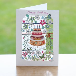 Happy Birthday Kuchen Karte - Blumen & Schmetterlinge Geburtstagskuchen Karte - Geburtstagskarte für Sie - Blumen Geburtstagskarte - Lasercut Geburtstagskarte