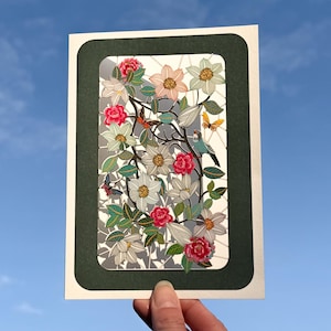 Cartão de pássaros, flores e borboletas - Cartão em branco - Cartão para amantes de flores - Cartão para jardineiros - Cartões para ela - Cartão recortado a laser - Fabricado no Reino Unido /PM441