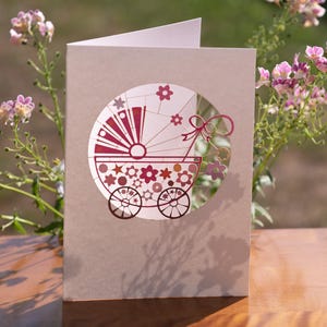 Baby Mädchen Karte - Blanko Karte - Baby Mädchen Karte - Kinderwagen Karte - Karten für Sie - Neugeborene rosa Karte - Lasercut Karte - Made in the UK - PM697