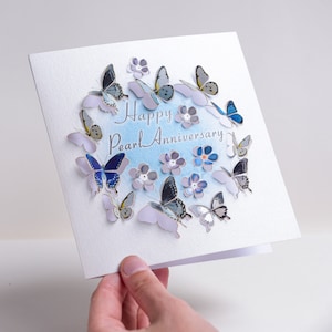 Biglietto d'auguri per anniversario di perla con farfalla - Biglietto d'auguri per anniversario - Buon anniversario, biglietto pop-up, biglietto 3D, messaggio personalizzabile /LS 46