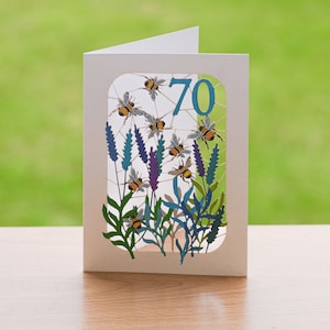 Carte du 70e anniversaire abeille, carte découpée au laser, carte de 70 ans, carte d'anniversaire abeille, carte du 70e bourdon, cartes pour elle, cartes pour lui, fabriqué au Royaume-Uni, BE070B