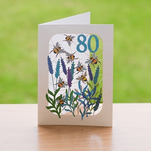 80e verjaardag bijkaart, lasercut kaart, kaart leeftijd 80, bijkaart verjaardag, 80e hommelkaart, kaarten voor haar, kaarten voor hem, gemaakt in het Verenigd Koninkrijk, BE080B