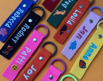 O Carabiner Embroidery Name Tag|  Colorful School Bag Embroidery Name Tag | Lunch Bag Chain | Kids Name Tag | Back to School  |  School Bag